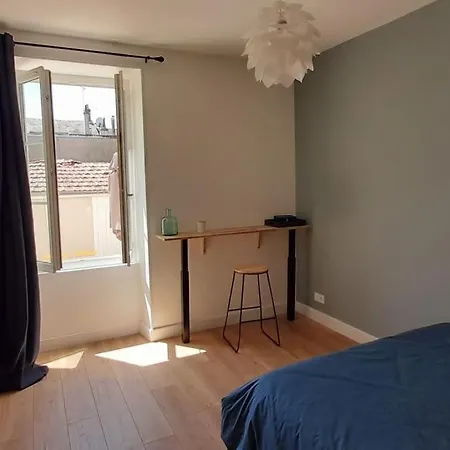 Bel Appartement Rez-De-Chaussee Cour Proche Centre Bourges Exterior photo