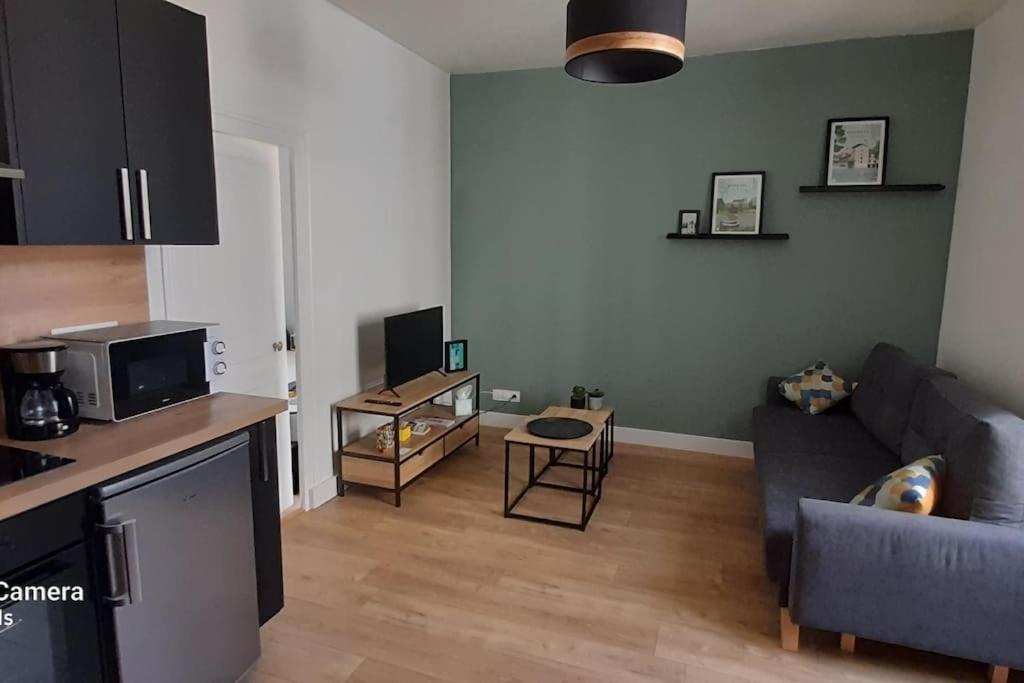 Apartment Bel Rez-de-chaussee Cour Proche Centre *