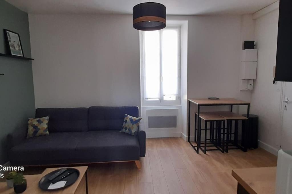 Bel Rez-de-chaussee Cour Proche Centre Apartment